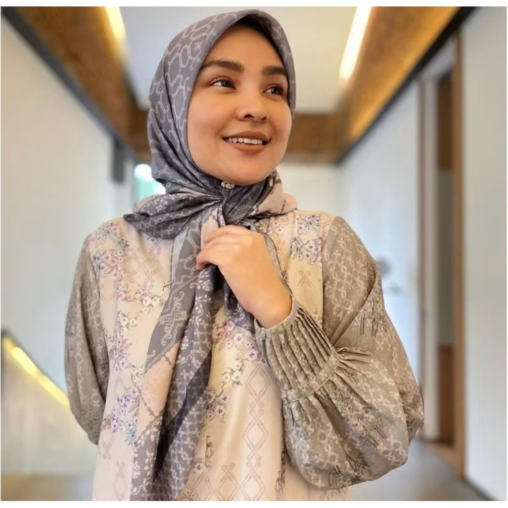 lieva Dress Ria miranda Preloved Size M