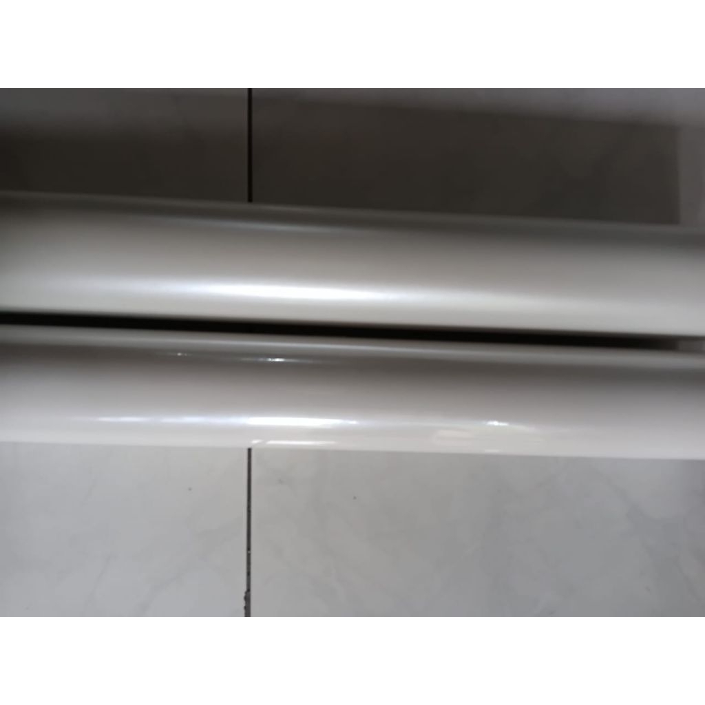 stiker/skotlet putih mutiara glosy&dof