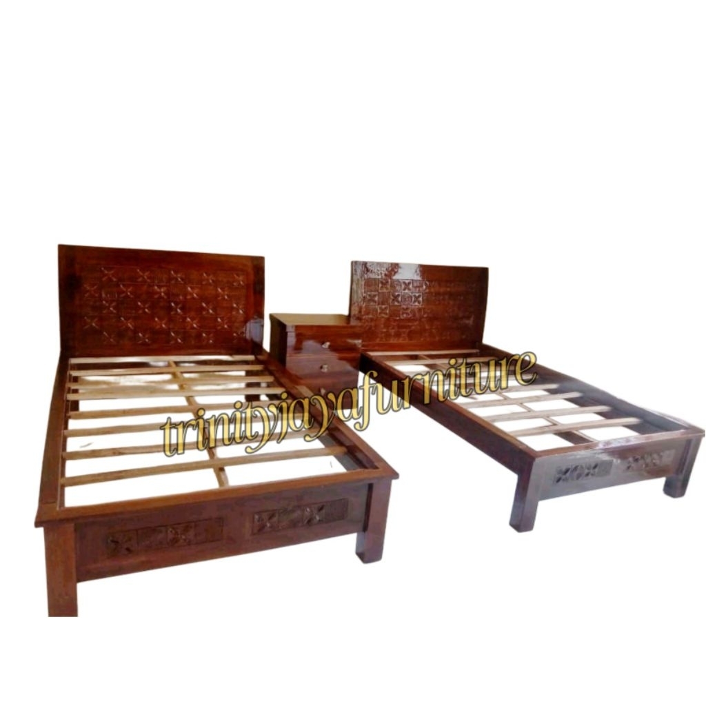 Tempat Tidur Jati Ranjang Kayu Jati