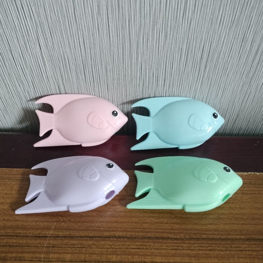 

Rautan Pensil SP6031 Motif Ikan (warna acak) (per 1 pcs)