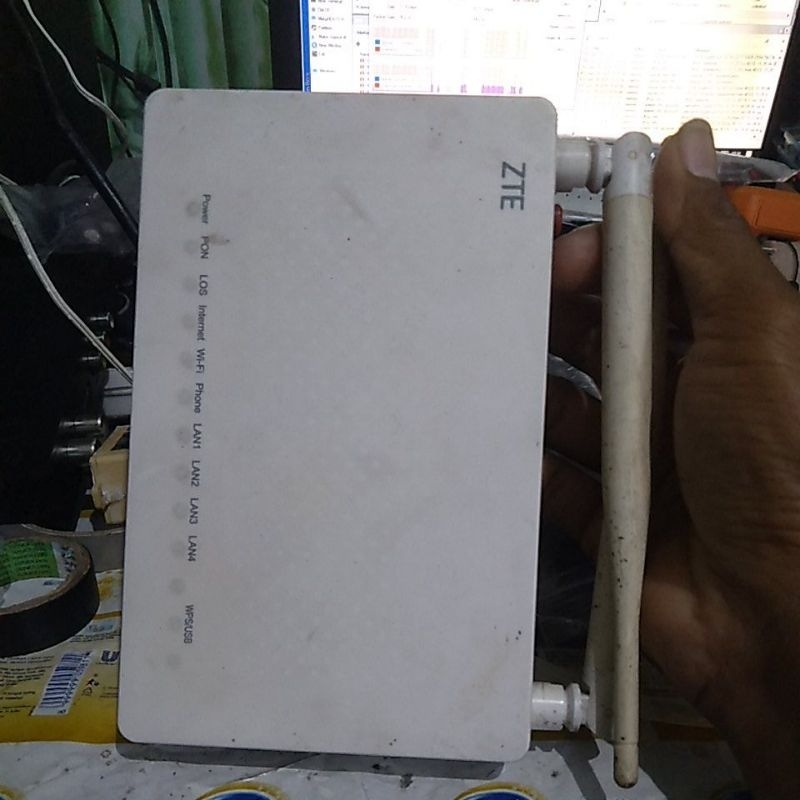 ruter zte F660 v2 port biru