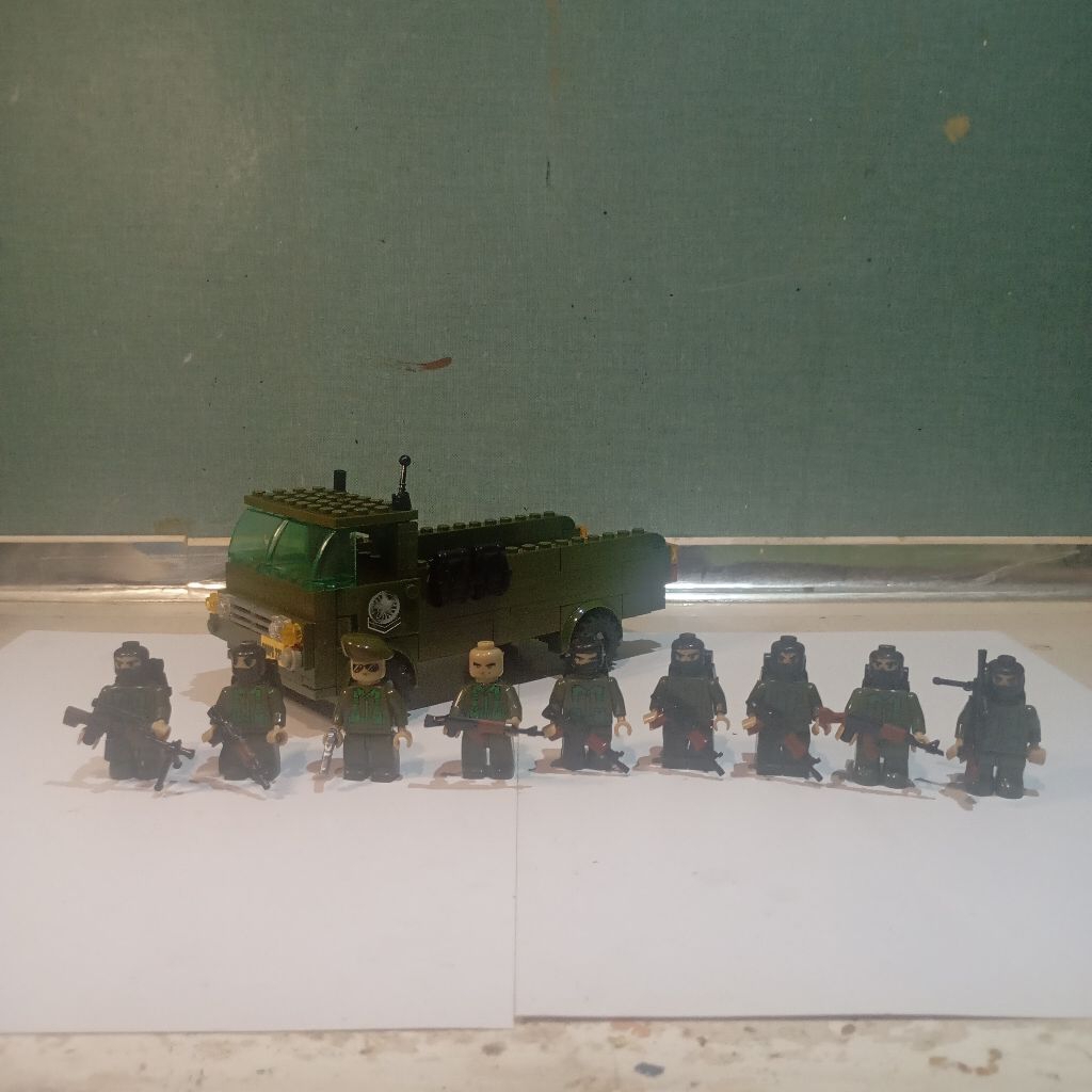 lego kw bricks block custom military cargo truck + 9 figures & accessories
