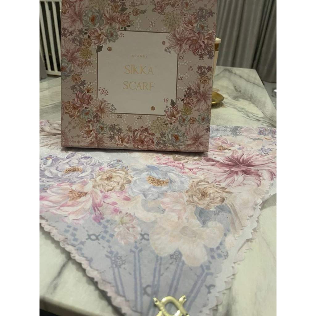 Preloved hijab Wearing Klamby