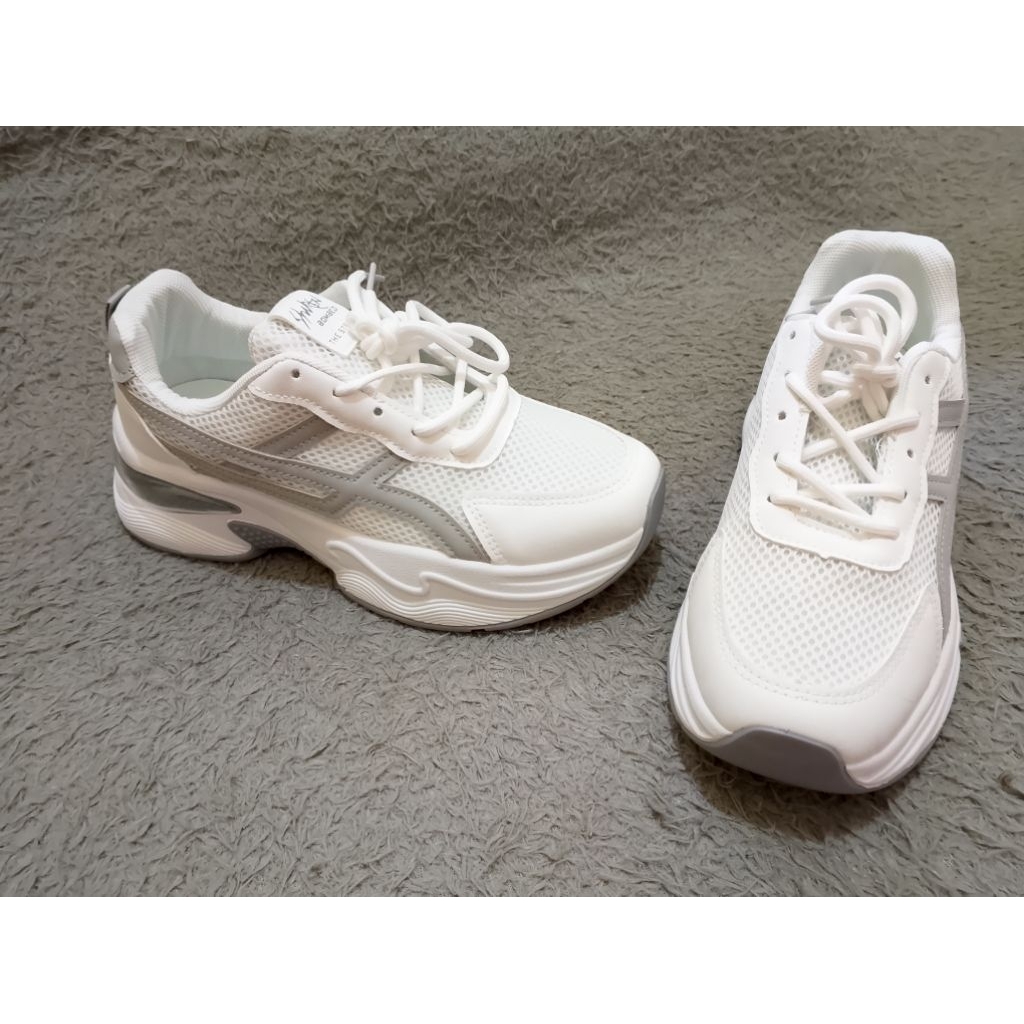 sepatu running wanita sepatu lari putih