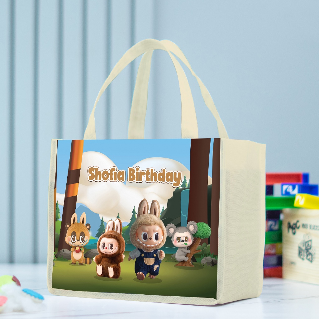 

Tas Ultah Murah / Tas Ultah Landscape / Goodie Bag Custom Labubu / Tas Ultah Gratis Nama / Goodiebag Anak