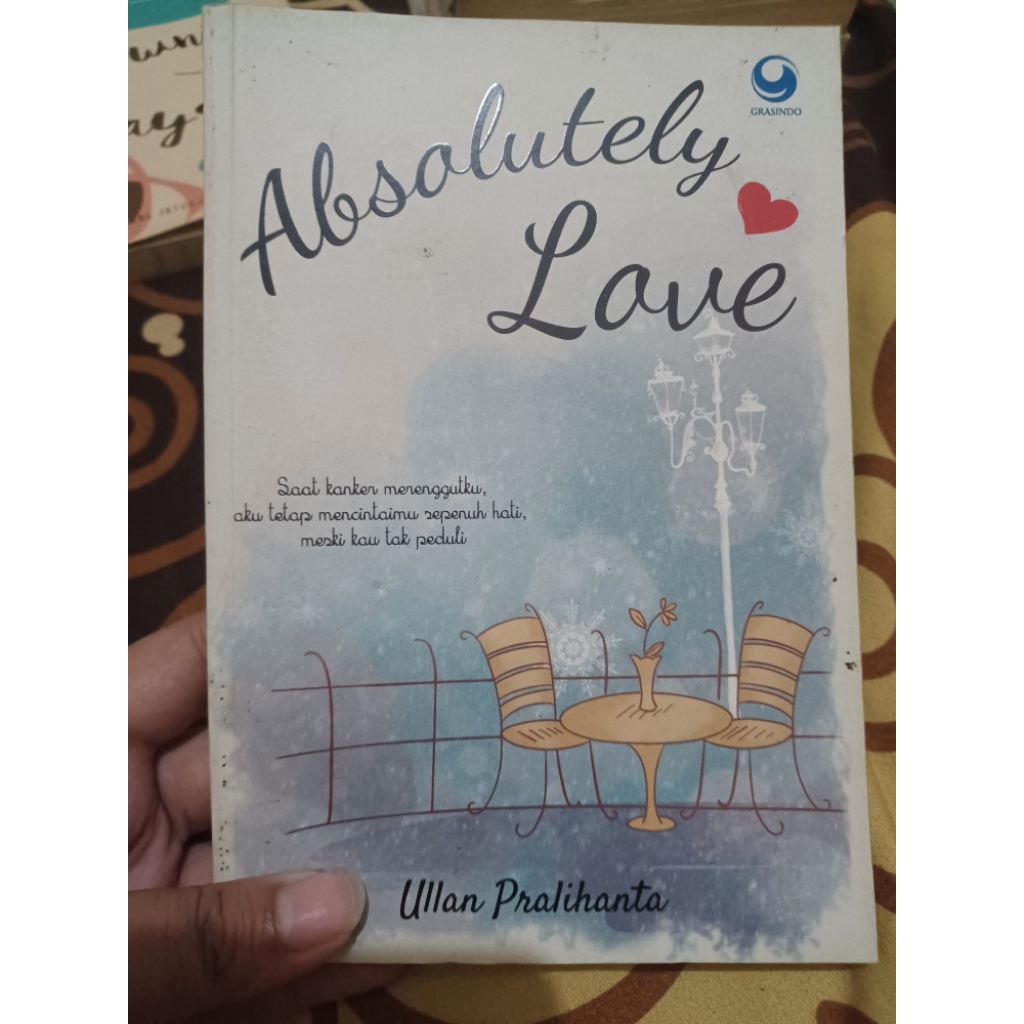 PRELOVED BUKU NOVEL ABSOLUTELY LOVE - ULLAN PRALIHANTA