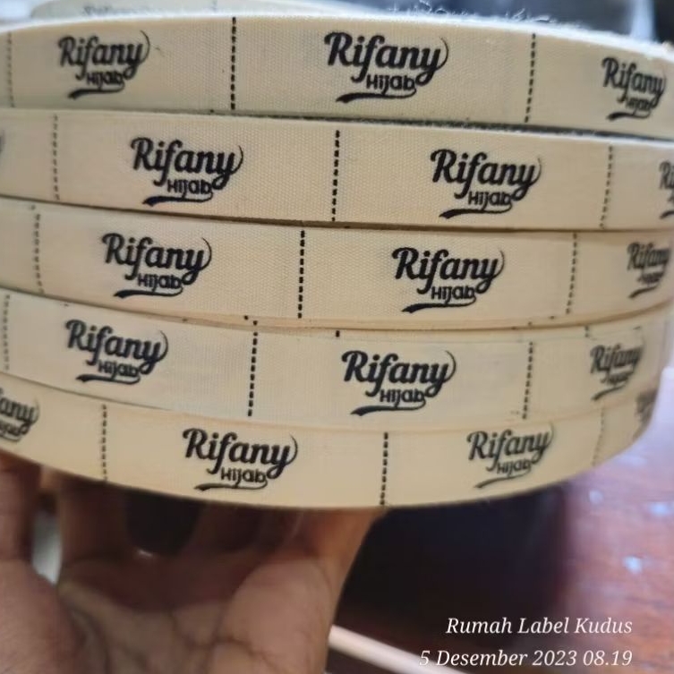 

Label Baju / Label Hijab / Label Woven Damask Subtitute