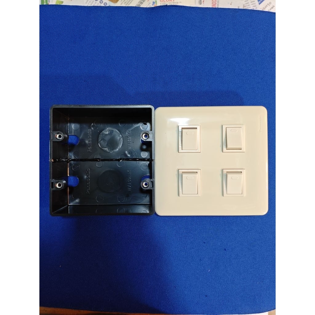 SAKLAR PANASONIC 4 GANG GRID SWITCH + INBOWDUS PLASTIK