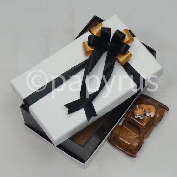 

PAPYRUS Sandwich 15x25 Tinggi 8cm Kotak Kado Gift Box Hadiah V2