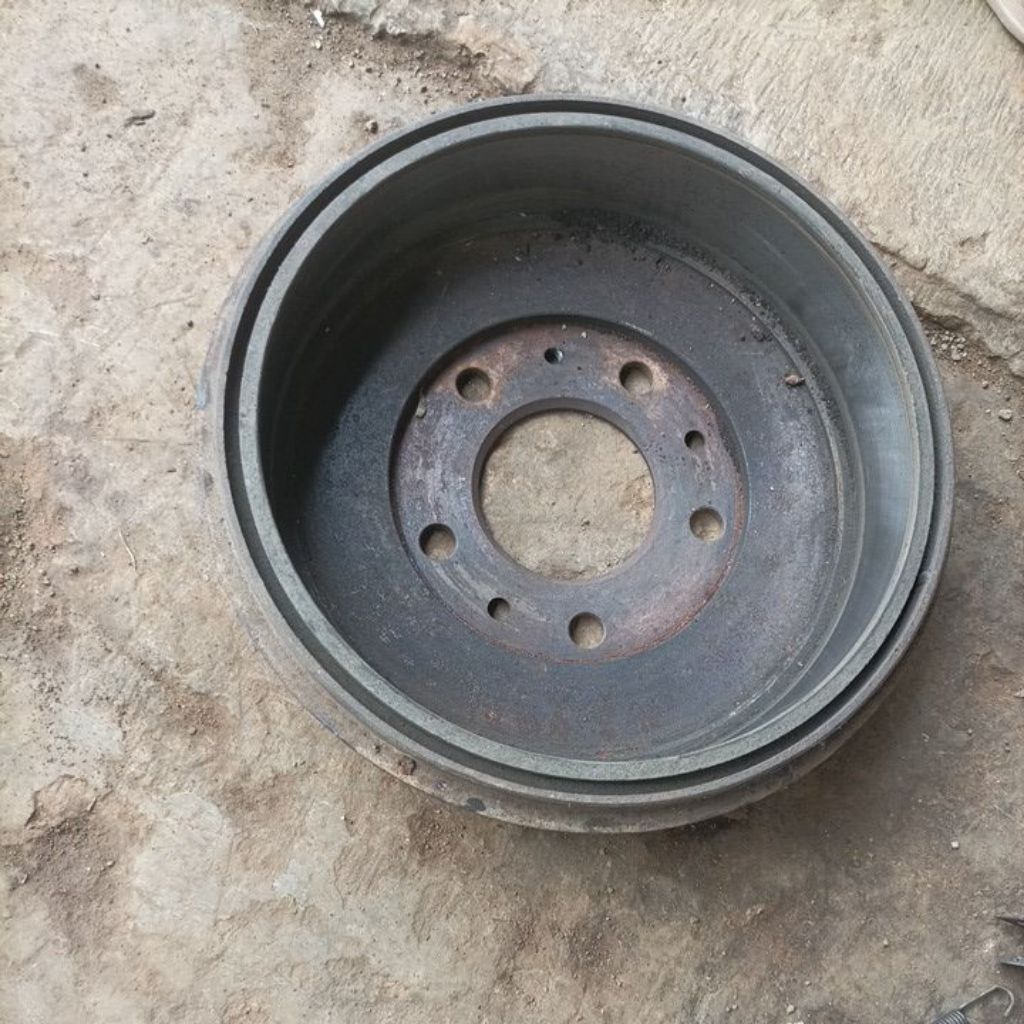 tromol belakang mazda premacy