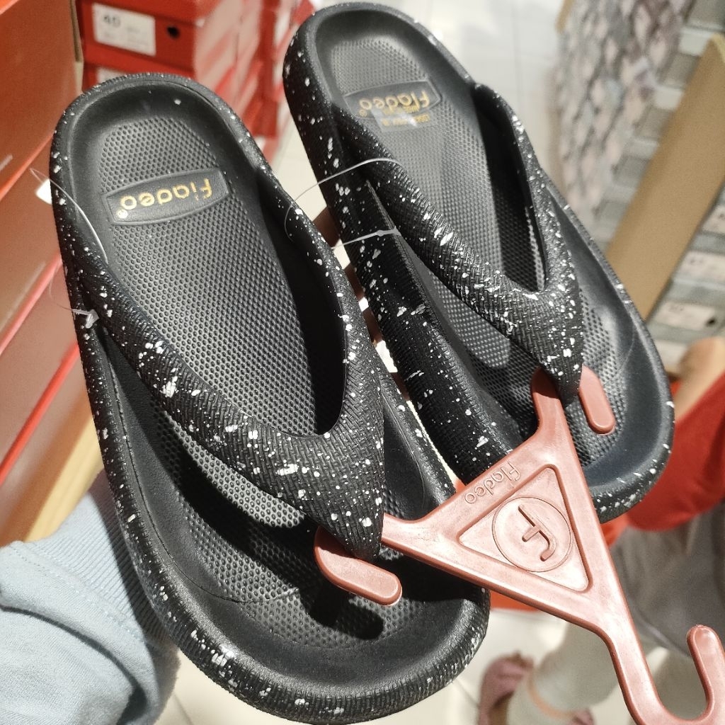 Sandal karet Fladeo//Sandal Pylon