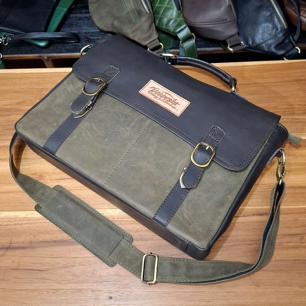 Tas Laptop Messenger Kulit Asli Crazy Horse Olive Green