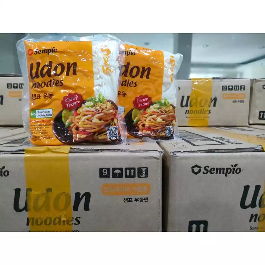 

Udon 1 Karton isi 30pc/Sempio Fresh Udon Noodle / Mie Tebal / Mie Udon Instant 200 GR Korea