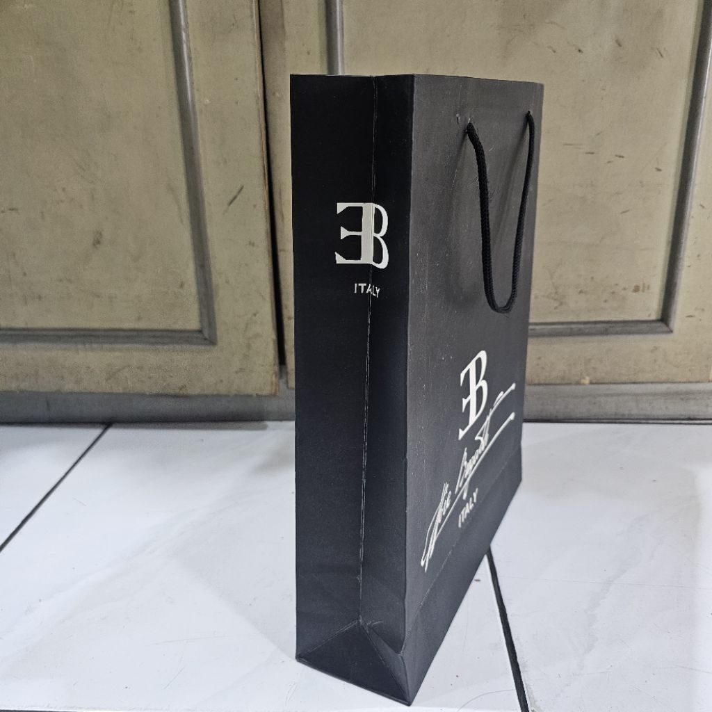 

paper bag hitam kantongan kertas obral cuci gudang