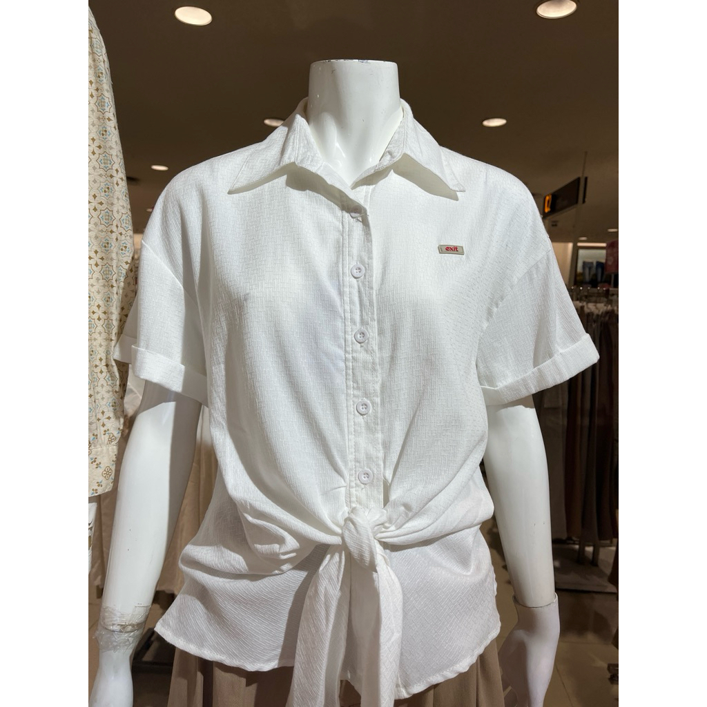 Blouse putih brand Exit