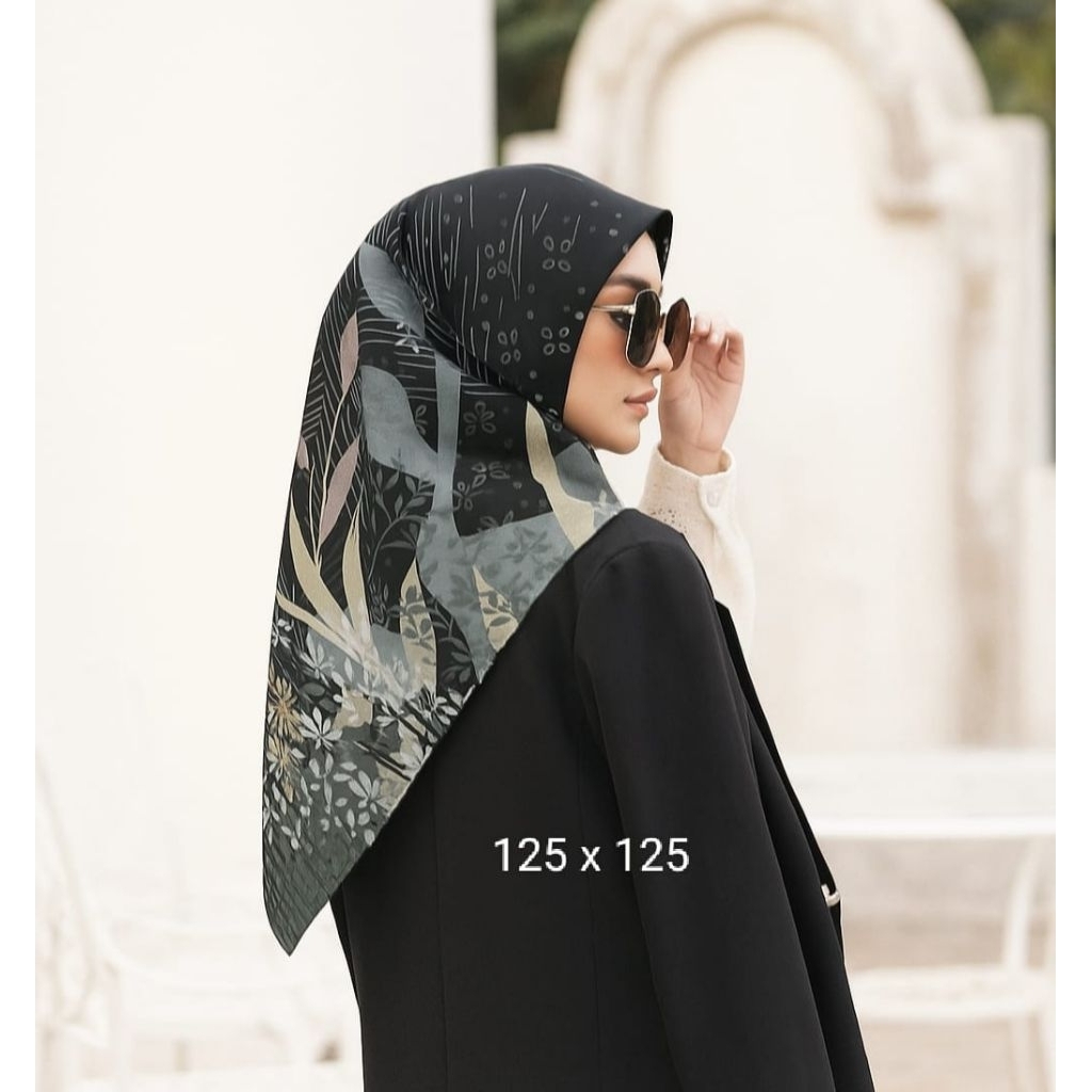 DANILAA HITAM SYARI - JILBAB SEGI EMPAT MOTIF SYARI LASER CUT