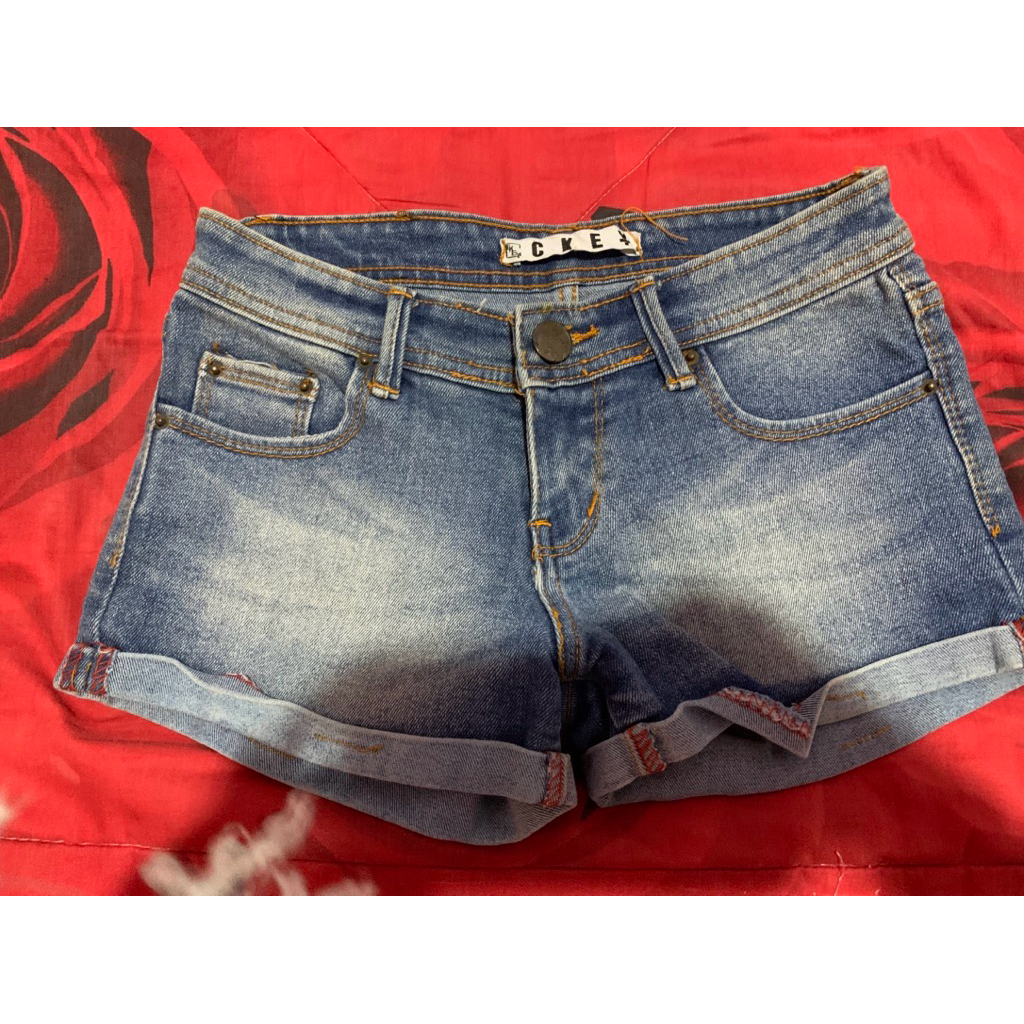 Celana hotpants levis girls
