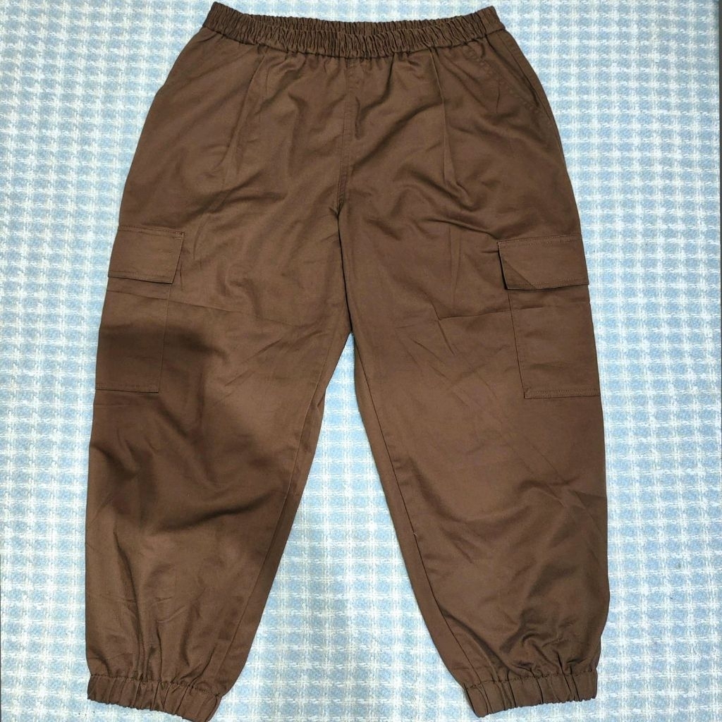 celana jogger cargo GU by Uniqlo size XL (likenew)