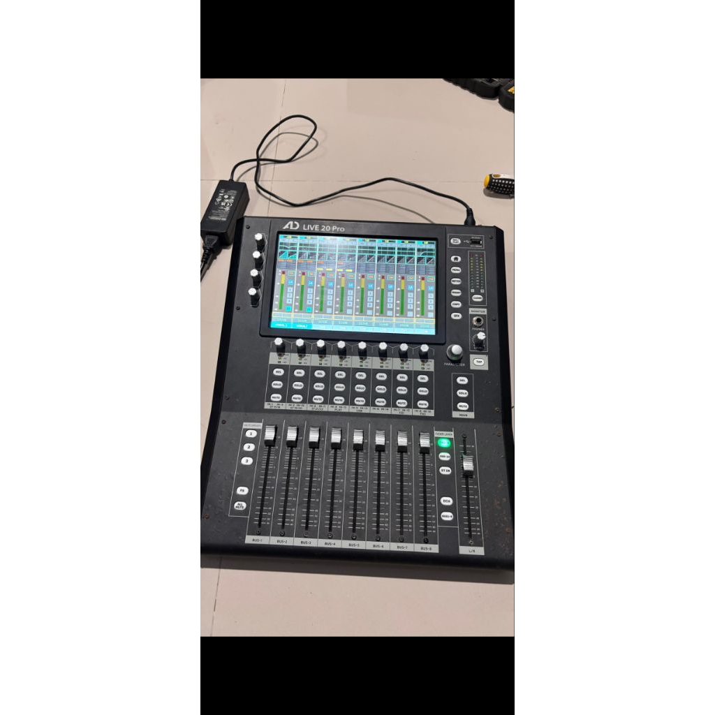 Mixer Digital AD Live 20 Pro Bekas pemakaian plus hardcase, Minus antena hilang & karatan sedikit se