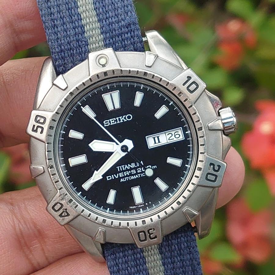 Seiko SKX421 7S26-0150 Titanium Scuba Divers 200m