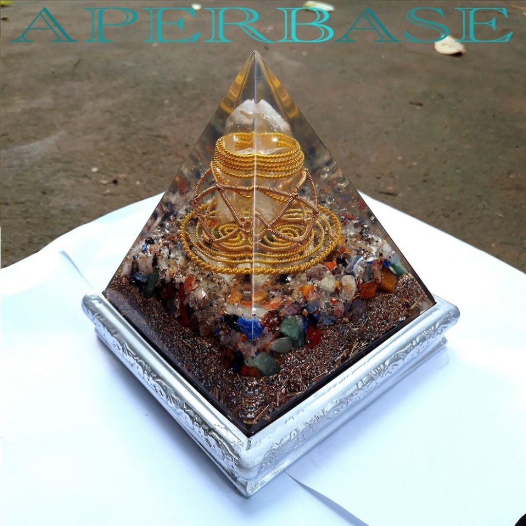PYRAMID ORGONITE FIELD GENERATOR ENERGY