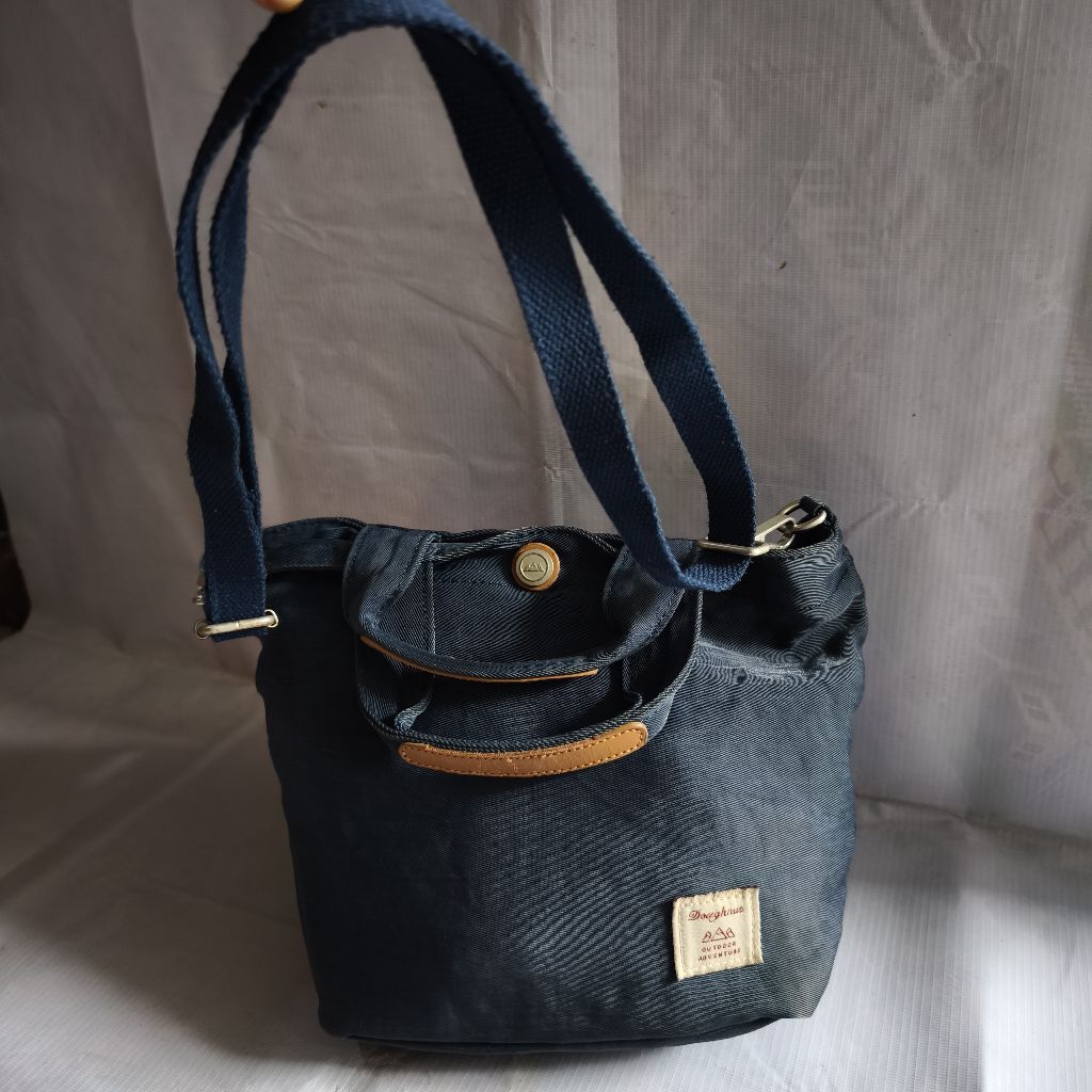 Preloved - "Doughnut" Sling Bag