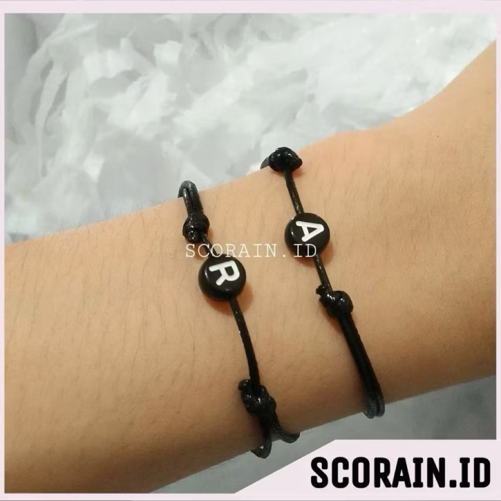 gelang simpel bulat// gelang inisial//tali hitam//(A-z)