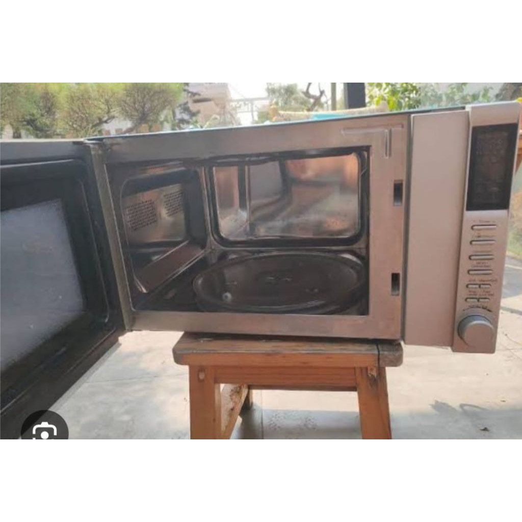 Microwave merek VERONA R925 Microwave ini MADE IN ITALY.