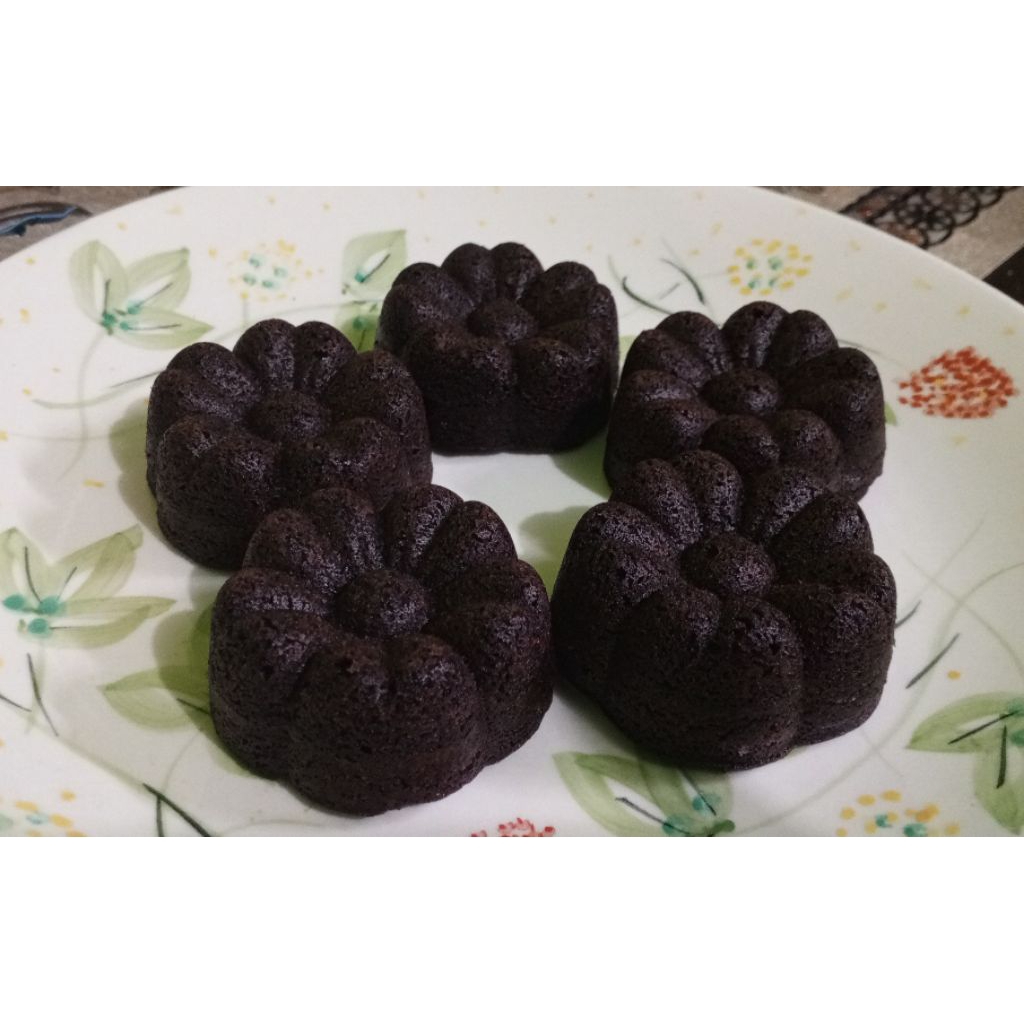 

BROWNIES KETAN HITAM KEJU LUMER MINI ISI 6PCS