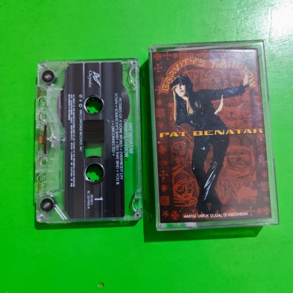 Kaset PAT BENATAR Gravity's Rainbow