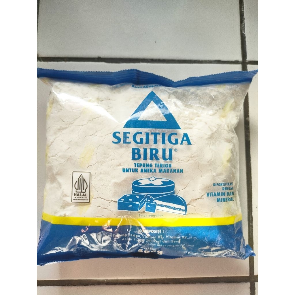 

TEPUNG TERIGU SEGITIGA BIRU 500 GRAM