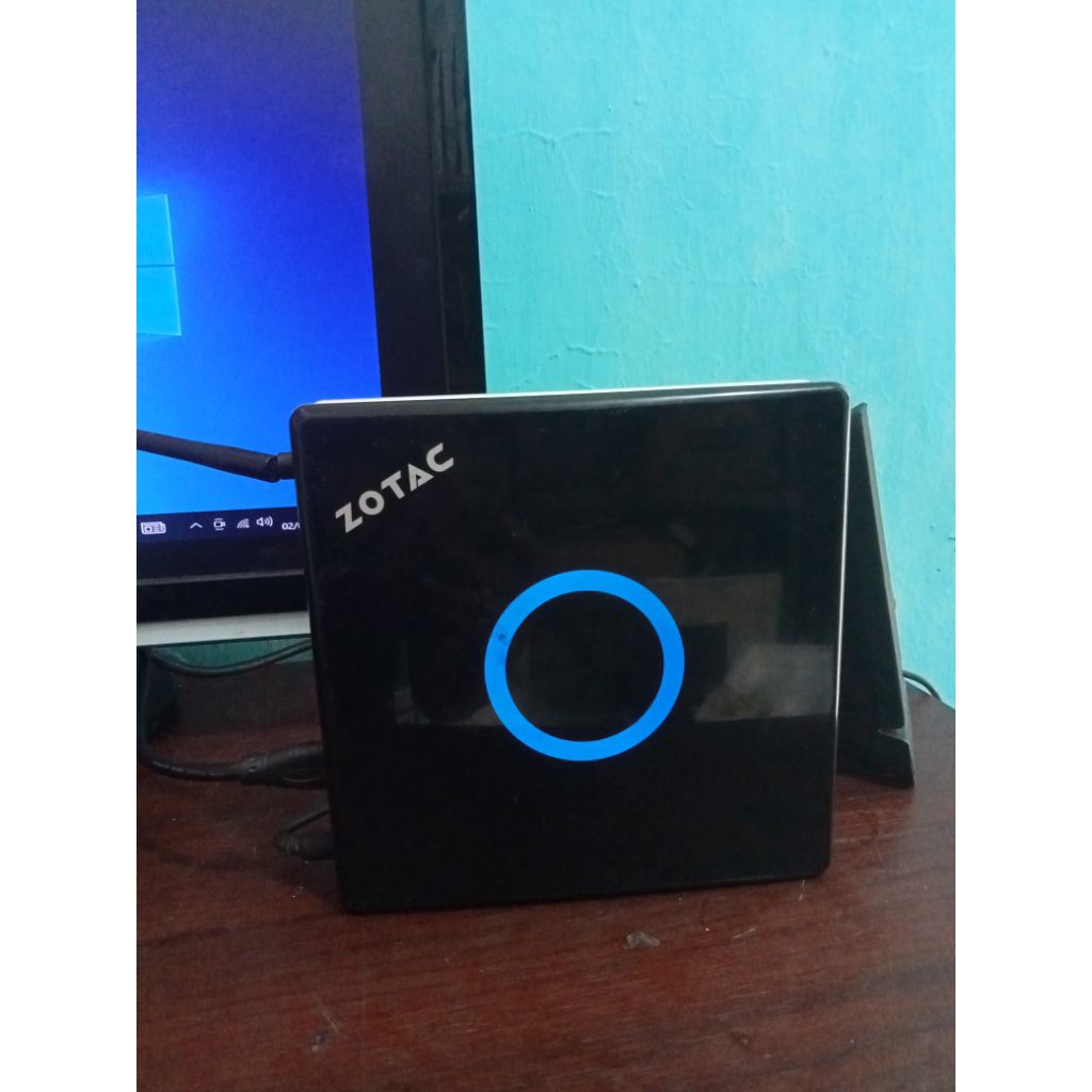 Mini PC Zotac ZBOK-ID84 Intel Atom D2550 Vga GT520 Wifi HDMI Design Elegan
