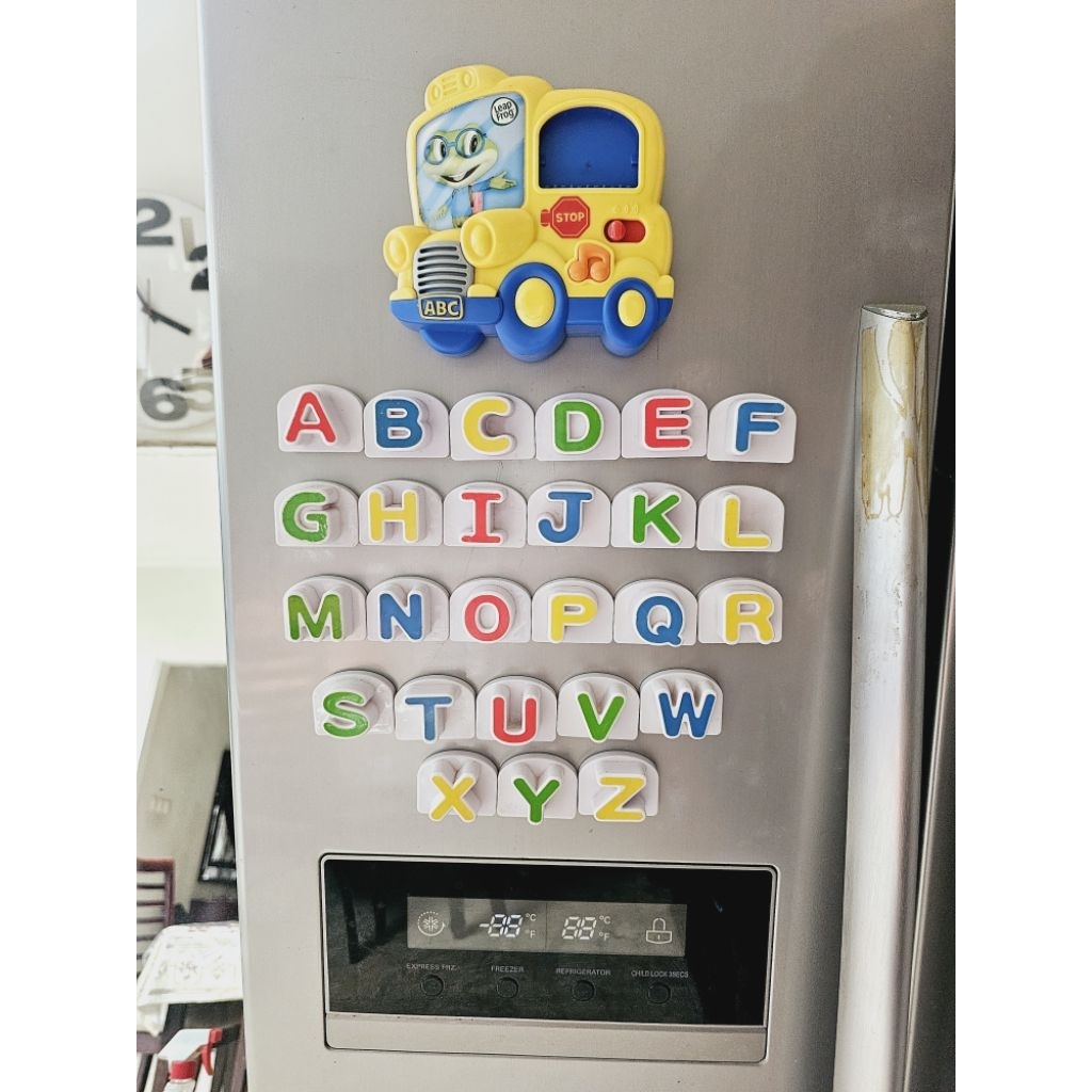 LEAPFROG FRIDGE PHONICS MAGNETIC LETTER SET