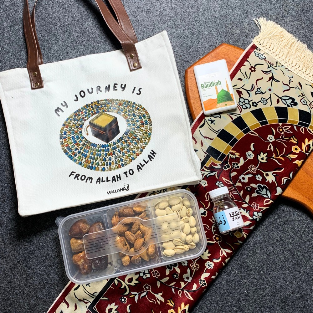 

Oleh-oleh Haji & Umroh Paket Luxury C Totebag Kanvas Sajadah/Hampers/Gift Haji dan Umroh