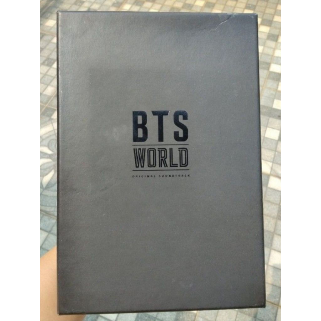 LIMITED EDITION BTS WORLD Preloved