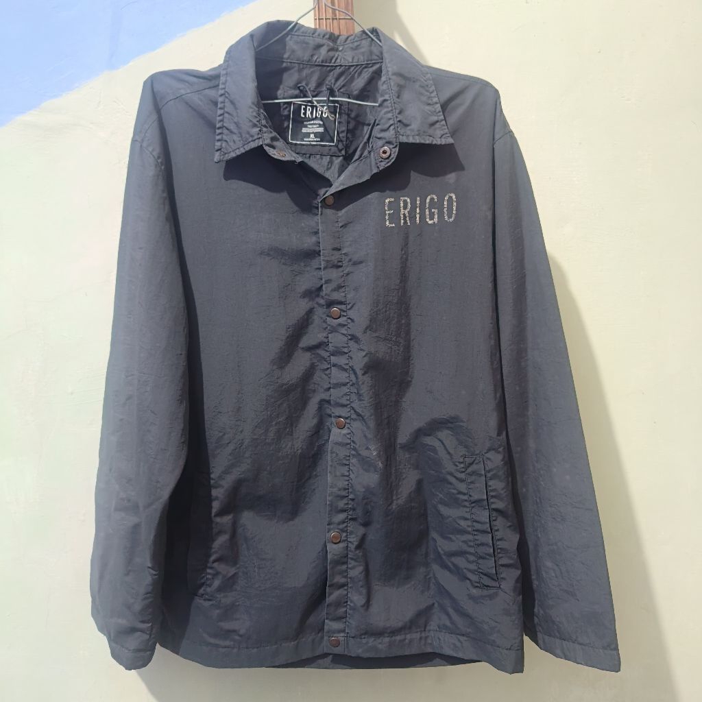 Preloved Jaket Coach