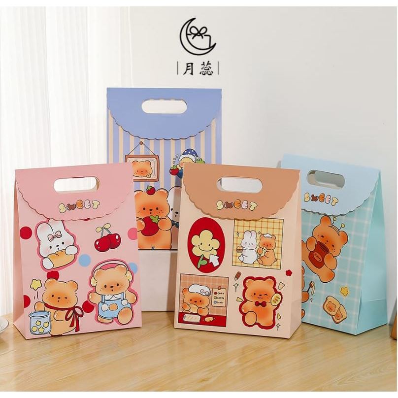 

[ISI 12 PCS] Tas Kertas Paperbag Motif Kartun Lucu | Ukuran 32x24x10 | Cocok untuk Toko Kado & Souvenir