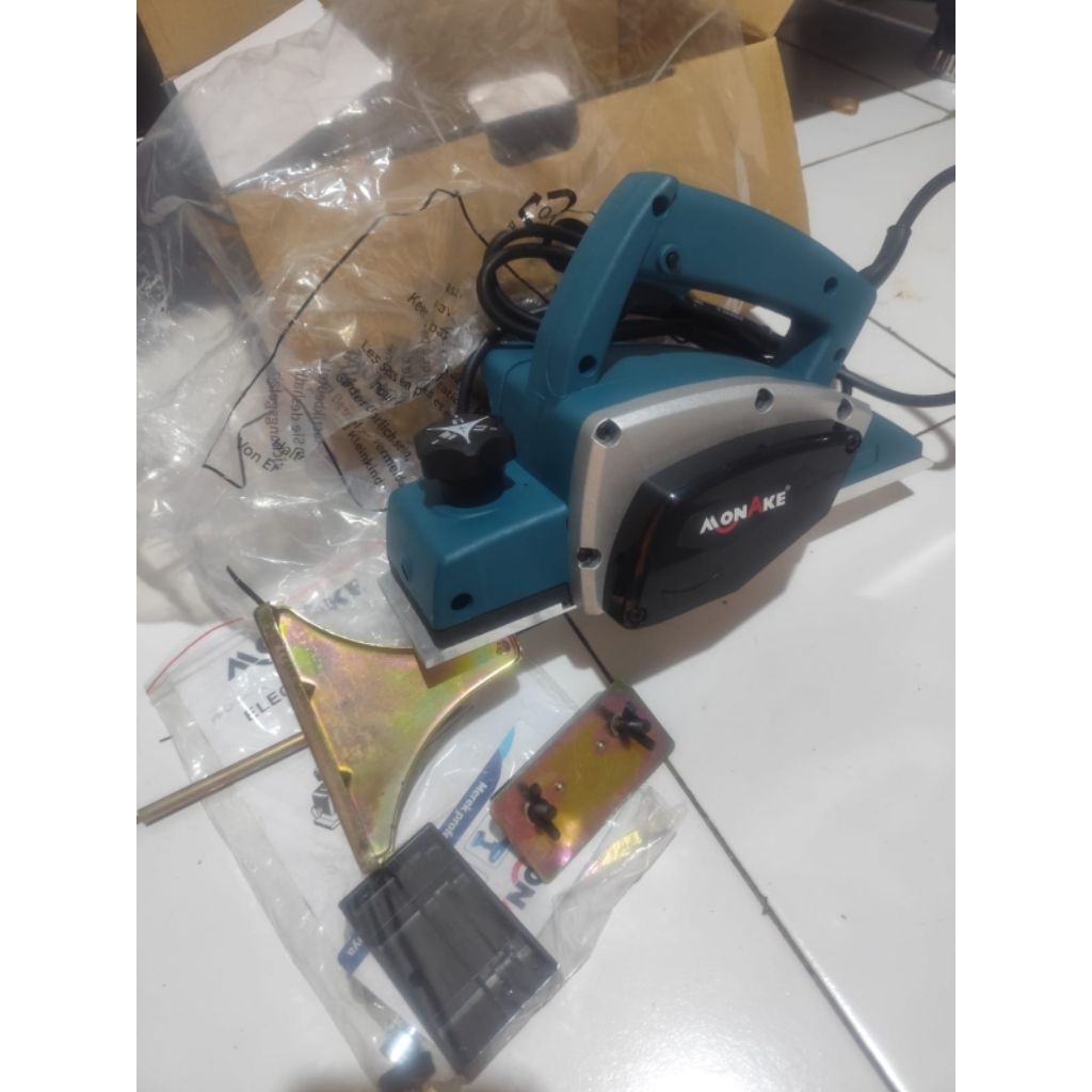 

Electric Planner Serutan Kayu Merk Monake