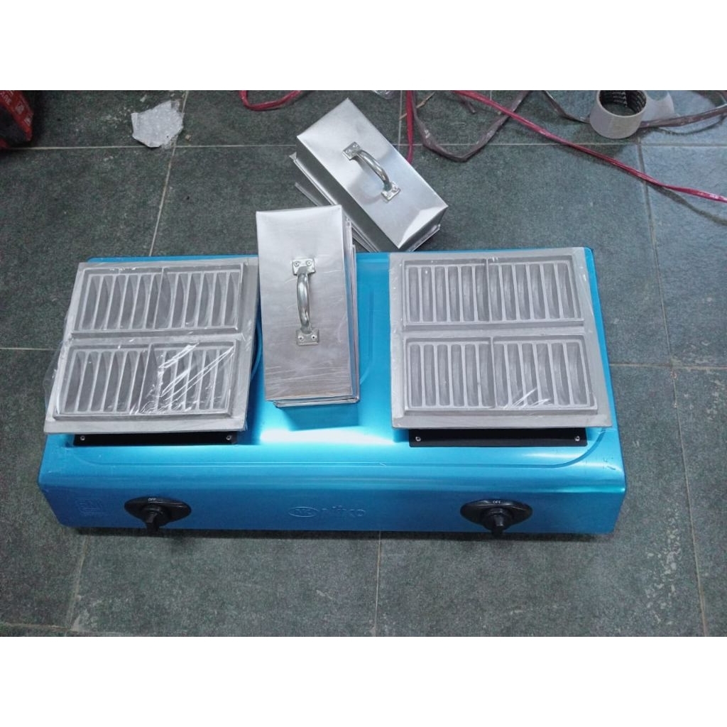 kompor  dan cetakan  pancong lumer 2 tungku plus tutup