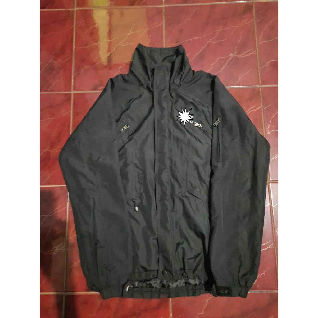 Preloved DC Outdoor Parasut Saku Samping Double Zipper Second