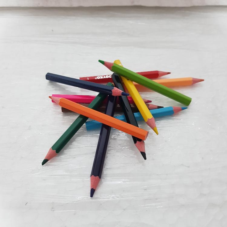 

Pensil Warna Terbaik 24 Warna & 12 Warna Kualitas Tinggi