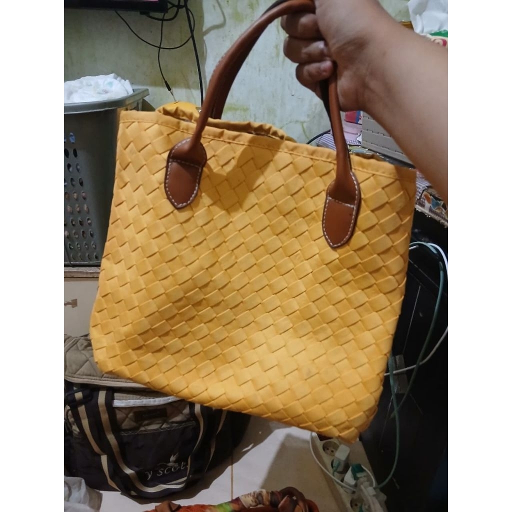Tas anyam merk Webe original