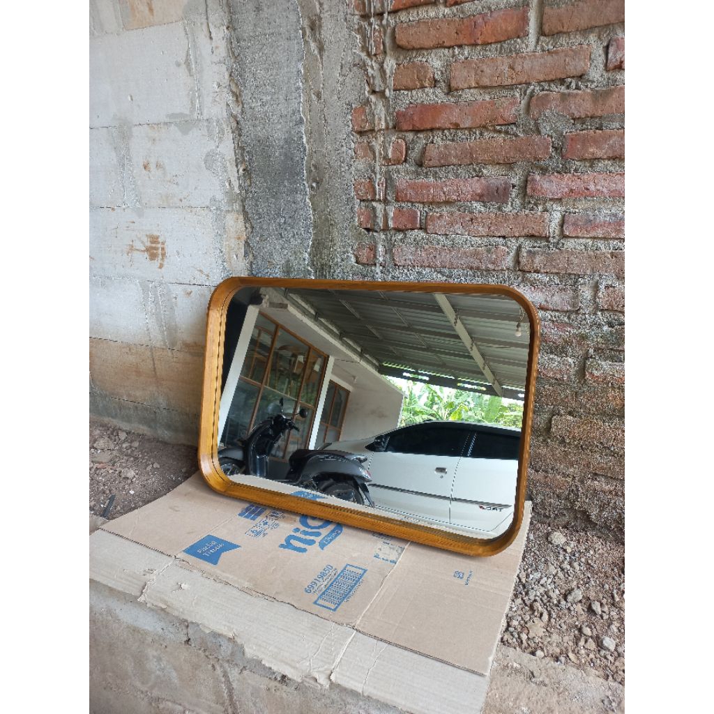 cermin kotak dinding kayu jati / cermin kamar mandi