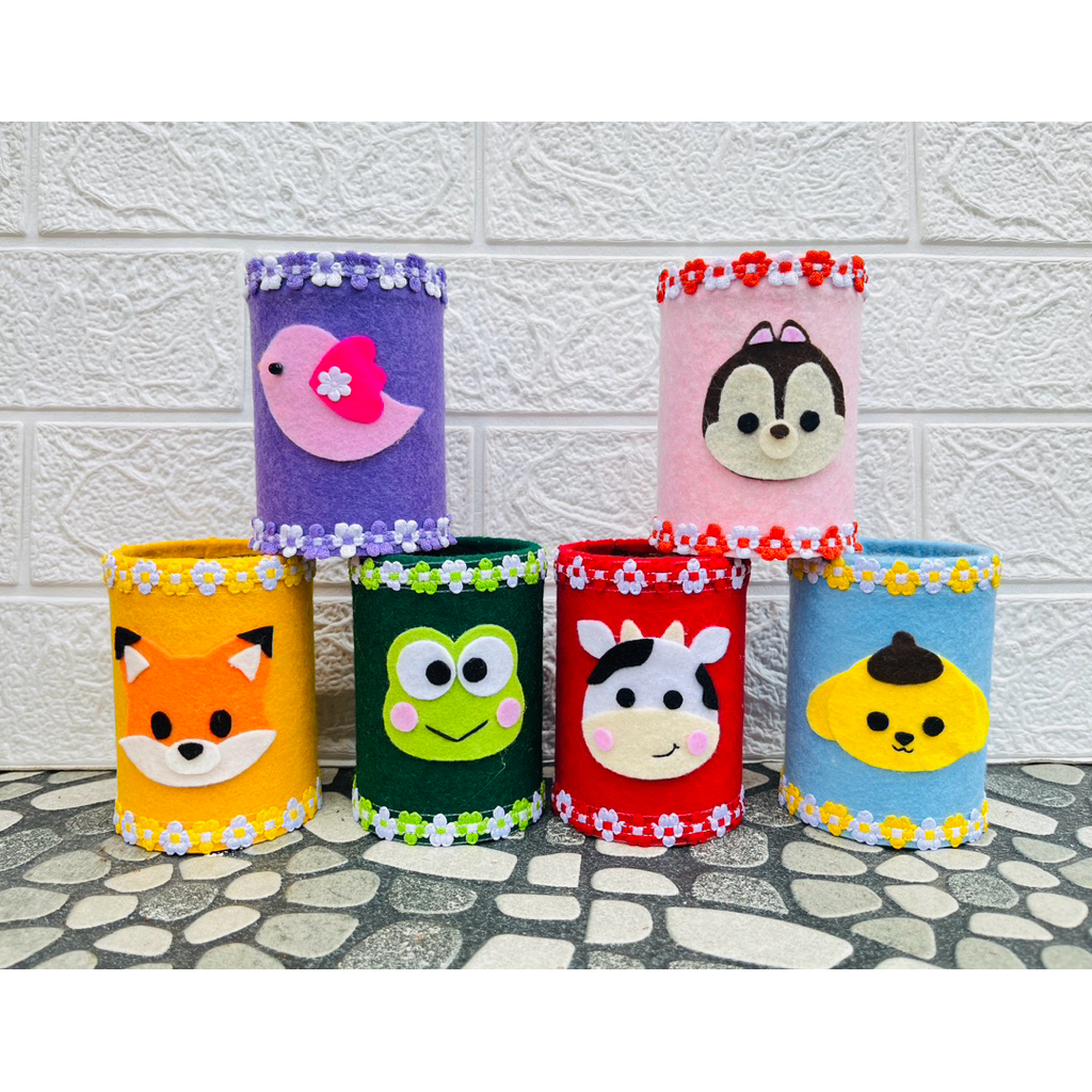 

kerajinan tangan dari bahan kaleng dan kain flanel/prakarya kerajinan daur ulang kaleng/tempat pensil dari kaleng dan kain flanel