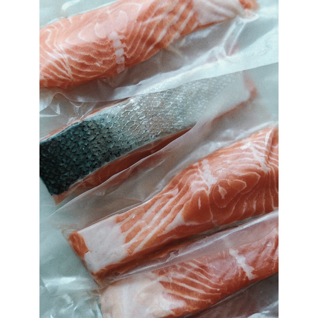

Salmon Fillet 1000g Frozen Segar Berkualitas Norway Ikan Untuk Kesehatan