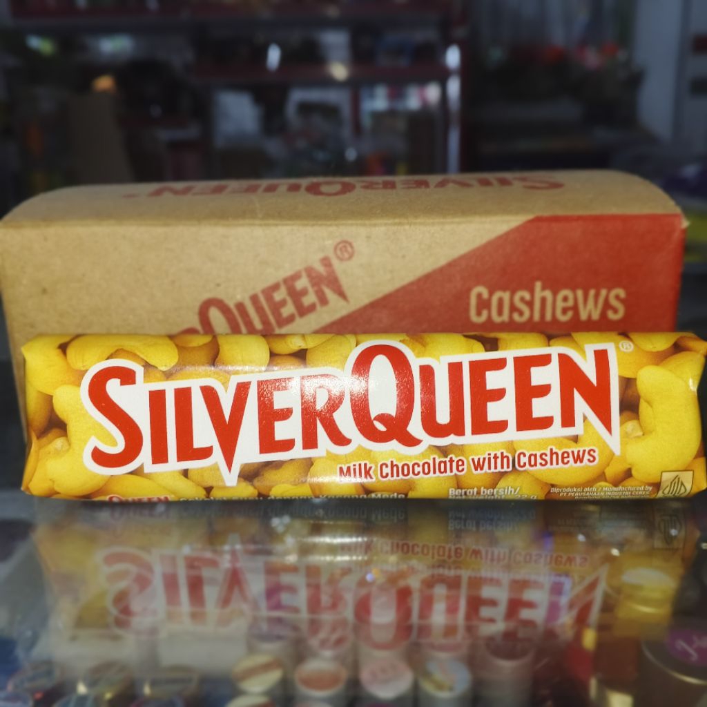 

Silverqueen milk chocolate cashews 22g