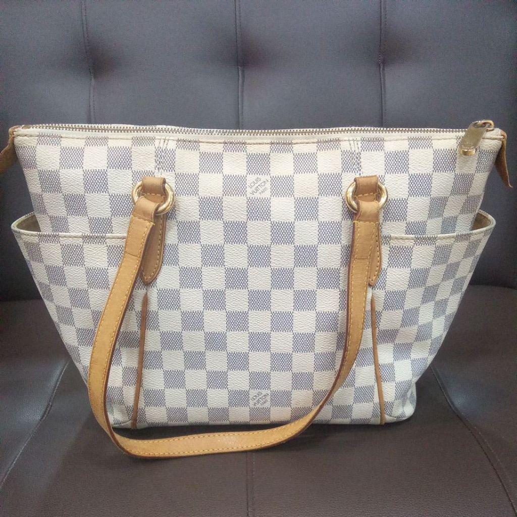 Preloved Authentic LV Totally PM Damie Azur