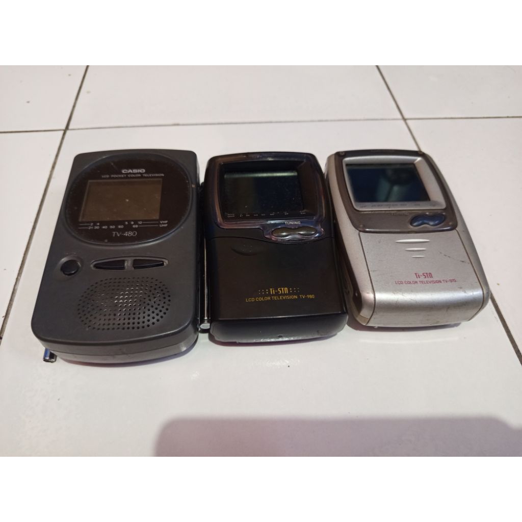 tv mini pocket Casio 3 buah ( buat display)