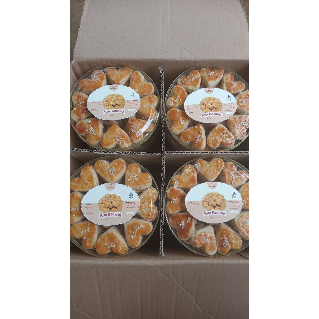 

paket 1 lusin kue kacang kemasan 250gr