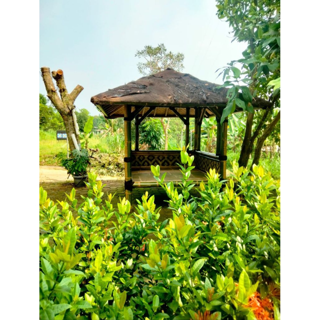 SAUNG BAMBU GAZEBO UKR 2M X 2M